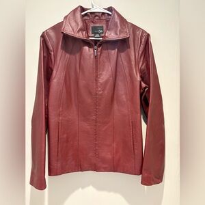 EUC Vintage Genuine Leather Jacket.
Women’s Size Large.